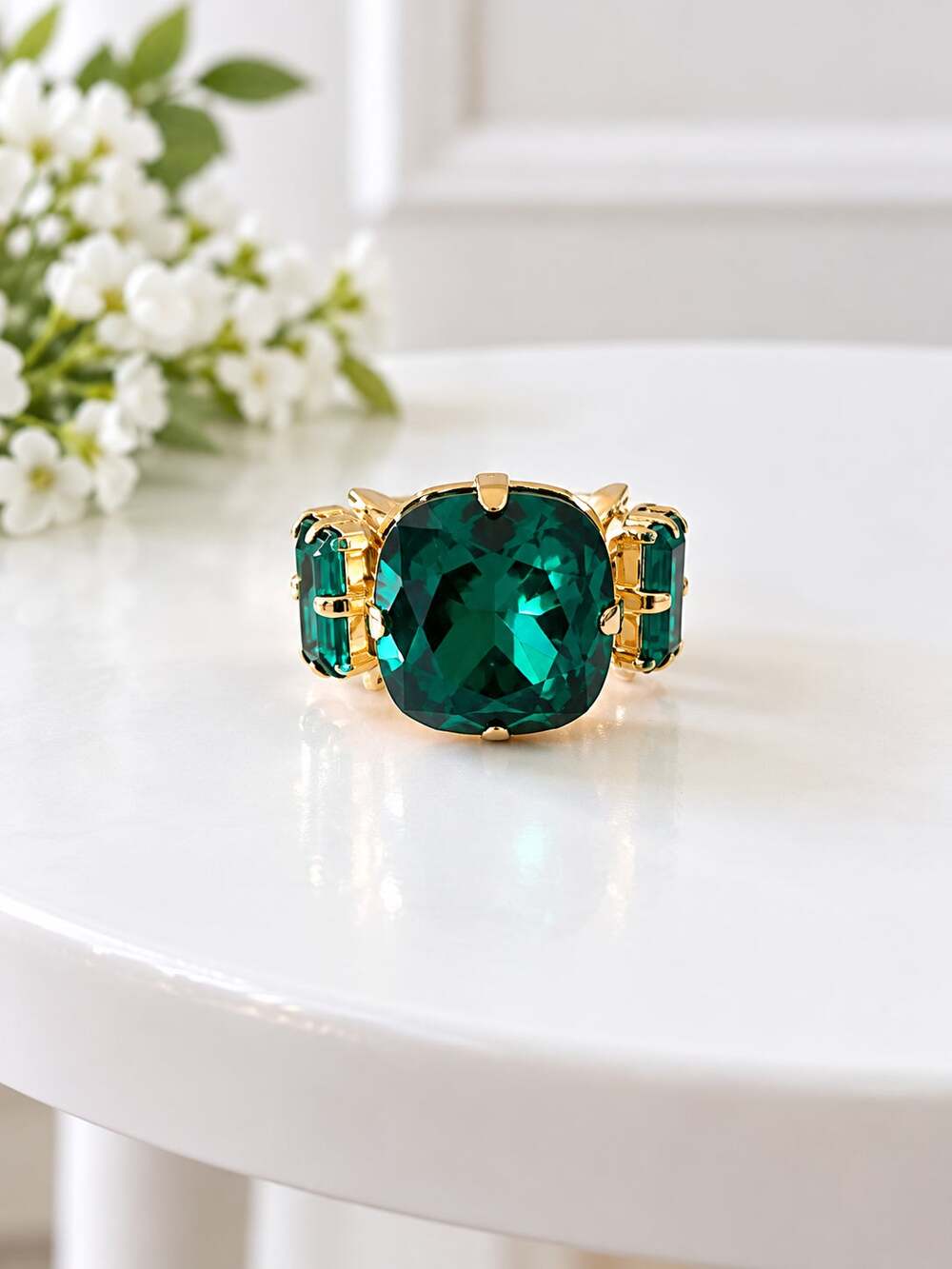 Green Faceted Stone Stretch Ring New